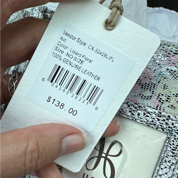 Hobo floral lizard print wristlet! NWT Perfect - Picture 4 of 4